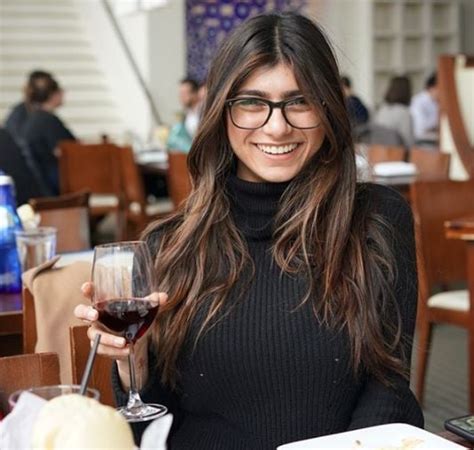 Mia Khalifa Wiki, Height, Weight, Age, Husband,。